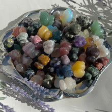 Load image into Gallery viewer, Assorted Hello Kitty Carvings