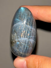 Load image into Gallery viewer, Labradorite Palmstone NEW!
