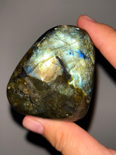 Load image into Gallery viewer, Labradorite Palmstone NEW!
