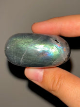 Load image into Gallery viewer, Labradorite Palmstone NEW!
