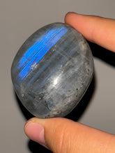 Load image into Gallery viewer, Labradorite Palmstone NEW!
