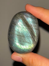 Load image into Gallery viewer, Labradorite Palmstone NEW!
