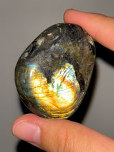 Load image into Gallery viewer, Labradorite Palmstone NEW!
