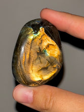 Load image into Gallery viewer, Labradorite Palmstone NEW!
