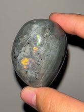 Load image into Gallery viewer, Labradorite Palmstone NEW!

