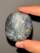 Load image into Gallery viewer, Labradorite Palmstone NEW!
