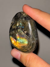Load image into Gallery viewer, Labradorite Palmstone NEW!
