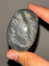 Load image into Gallery viewer, Labradorite Palmstone NEW!
