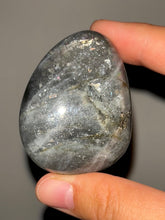 Load image into Gallery viewer, Labradorite Palmstone NEW!
