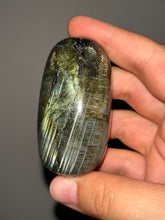 Load image into Gallery viewer, Labradorite Palmstone NEW!
