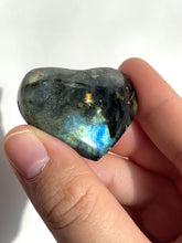 Load and play video in Gallery viewer, Oil Spill Labradorite Heart I NEW!
